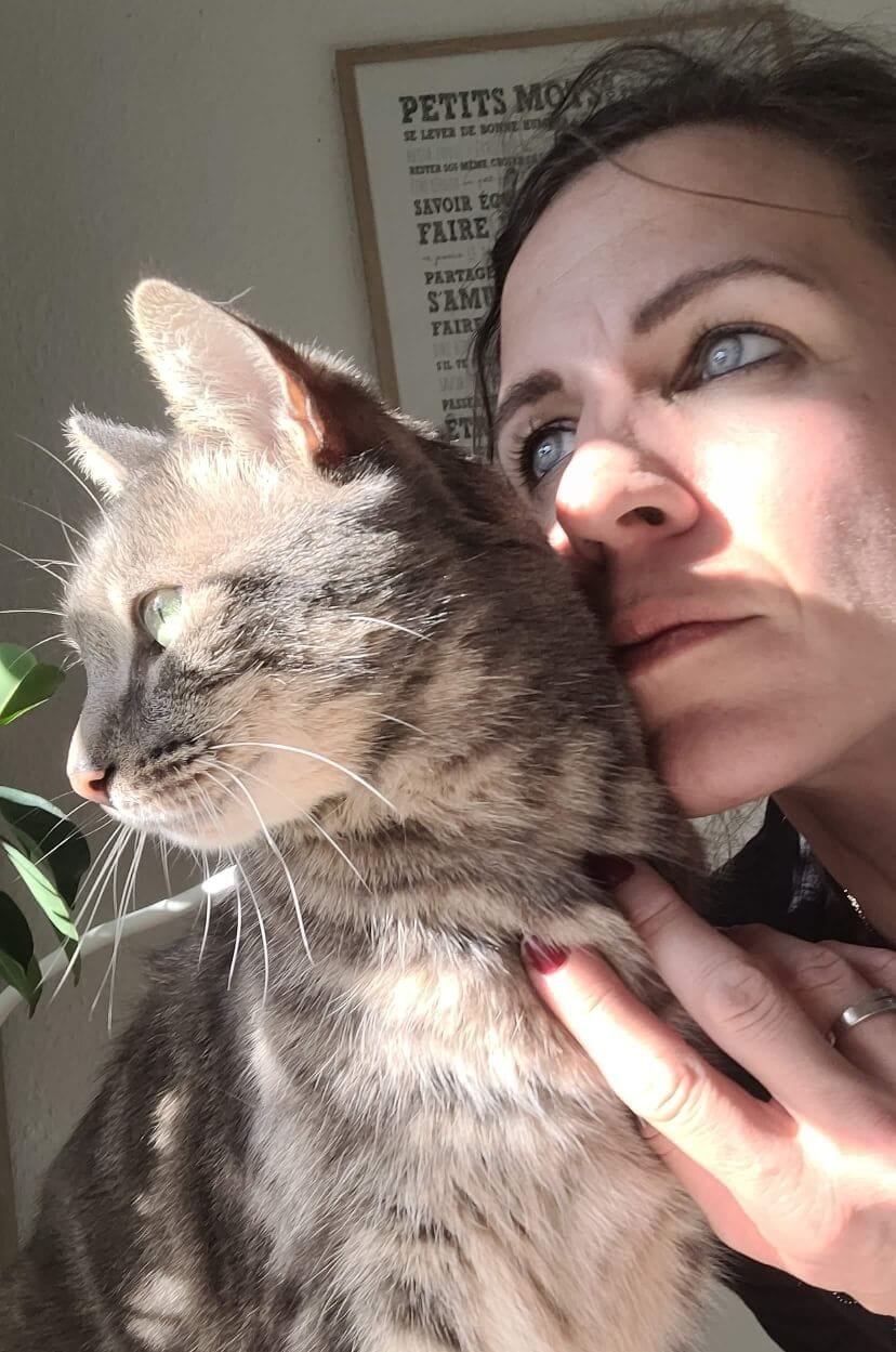 Sandra et Charly regardant dans la même direction